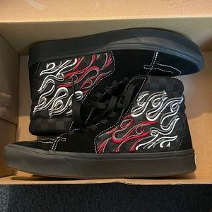 Vans comfycush Sk8-Hi flame high tops